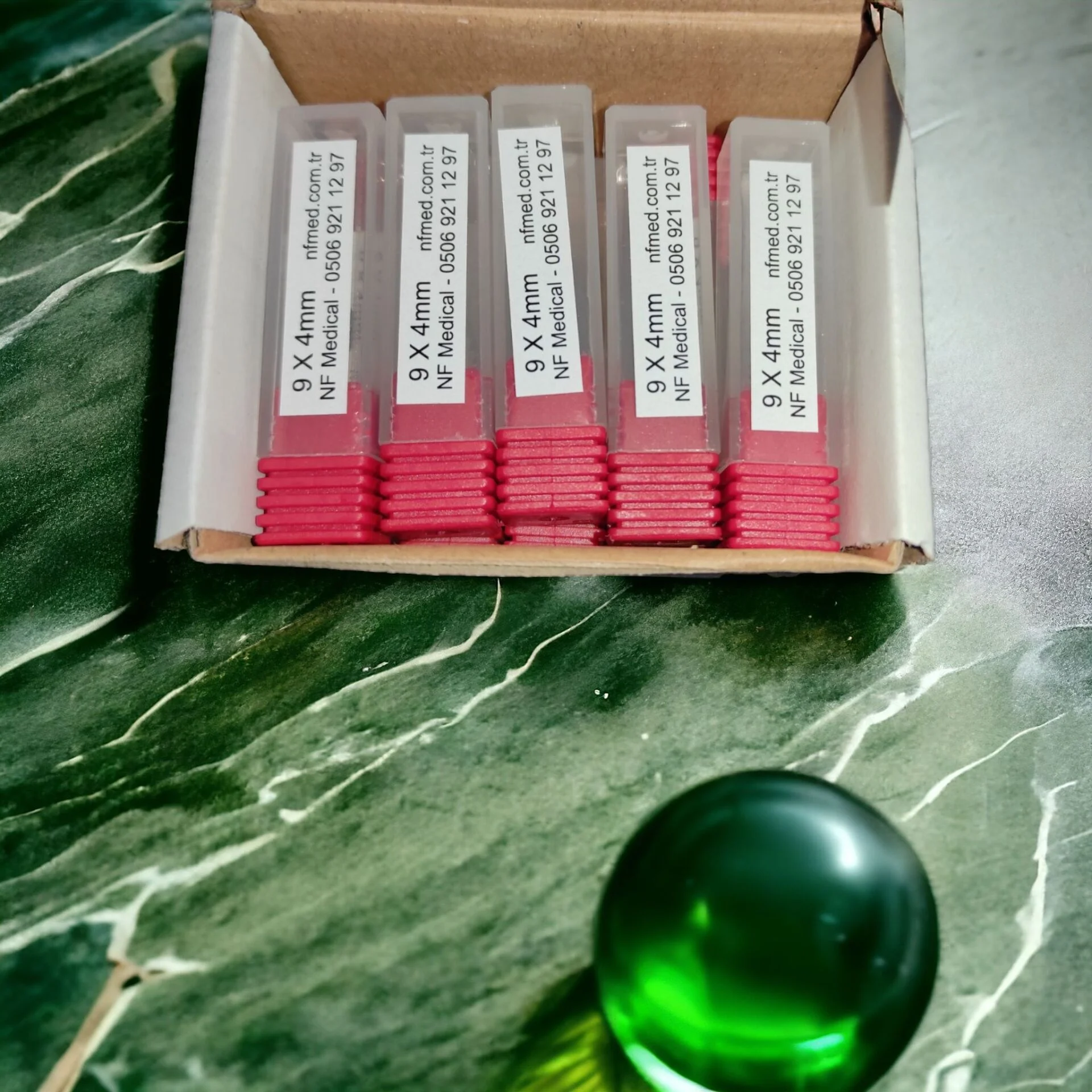 Fue tırtıklı Punch Saç Ekimi 9x4 mm Kırmızı - Görsel 3